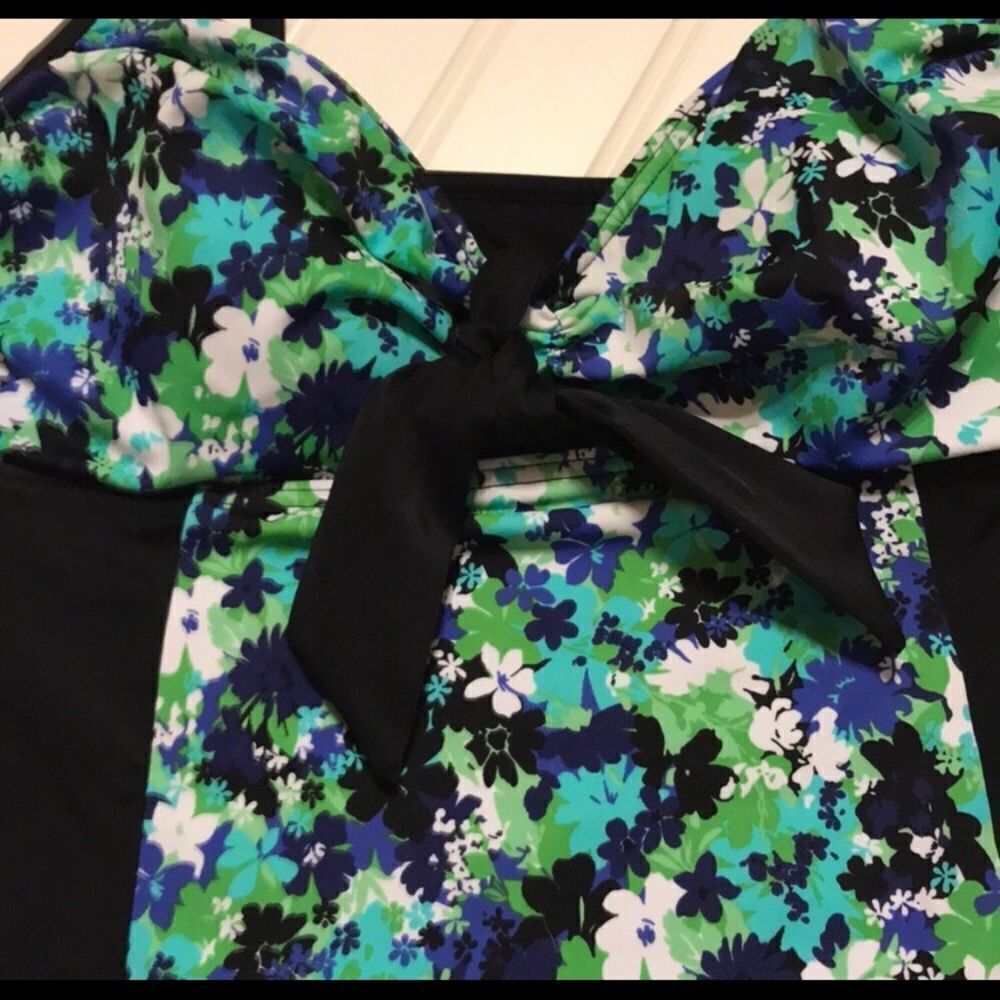 A Shore Fit Size 8 Swim Top Separate - Picture 2 of 5